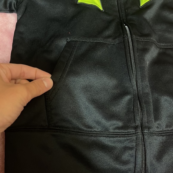 Under armour size 6 hoodie - Picture 5 of 7